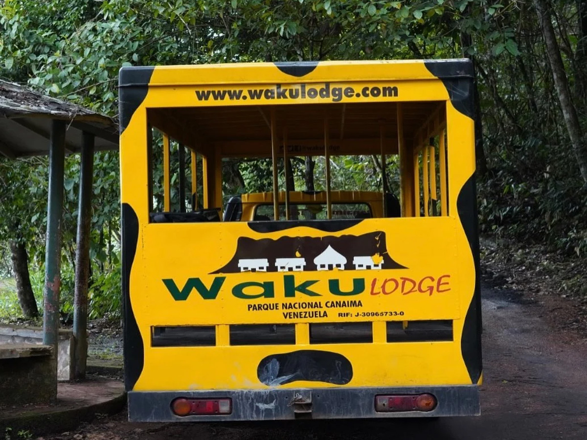Waku Lodge